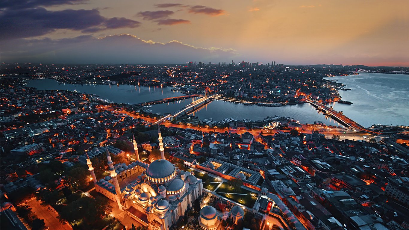 Истанбул е сред най-добрите дестинации за соло пътешественици