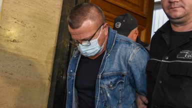 Според съда е налице обосновано подозрение за вероятна съпричастност на