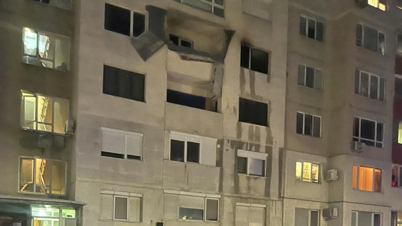 Мъж скочи от 4-ия етаж при пожар в столичен квартал и загина