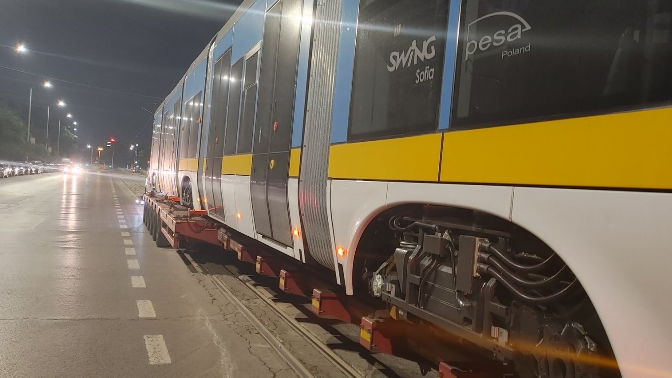 Пристигнаха още 4 нови трамвая, 50% от мотрисите в София са вече обновени