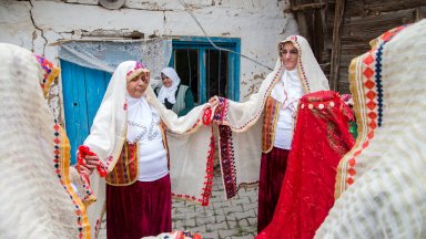 Забраниха на жените и мъжете в турско село да празнуват заедно