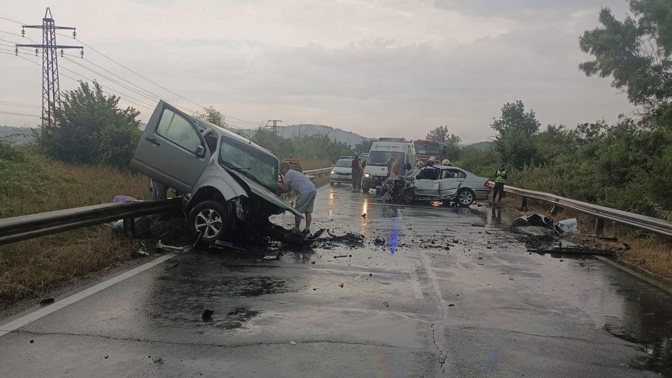 18-годишен загина при тежка катастрофа на пътя между Приморско и Китен 