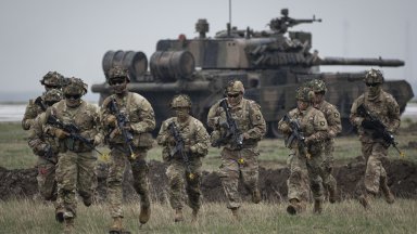 Повишено ниво на тревога във военни бази на САЩ в Европа, включително в България