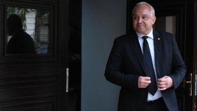 НАП не е открила данъчни нарушения при проверка на Иван Демерджиев