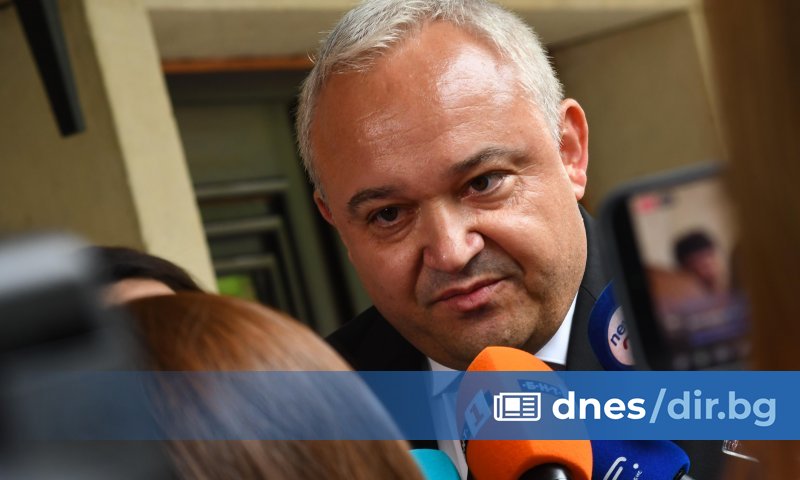 Завръщането на Никола Николов-Паскал в България не е случайно, а