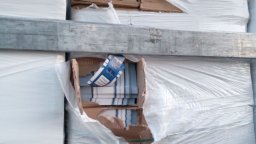 Задържаха заготовки за над три милиона кутии цигари на Митница Русе