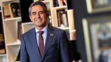 Излизаме от време в което истината се приемаше за универсална