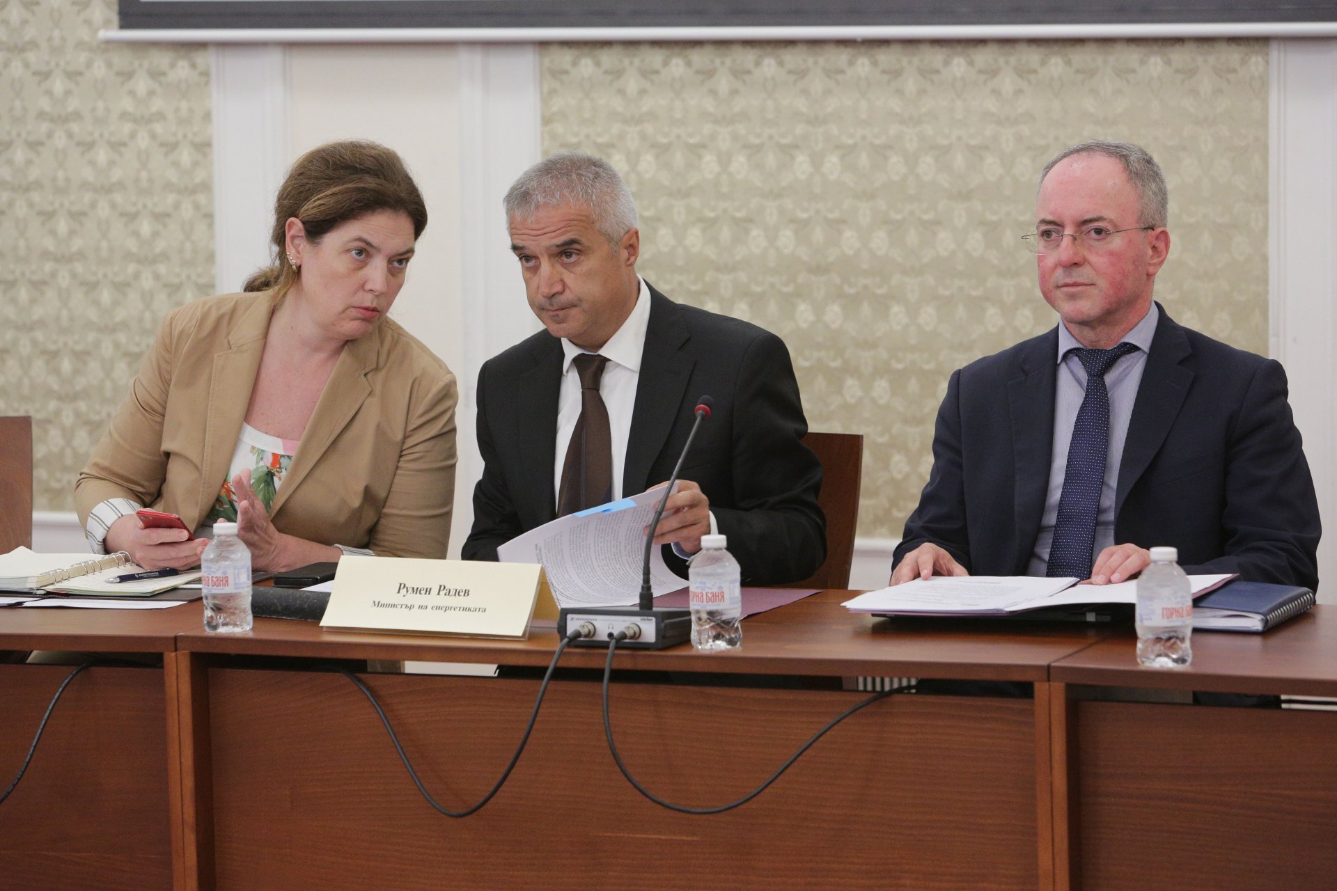 Ресорният министър Румен Радев и неговите заместници Ива Петрова и Красимир Ненов