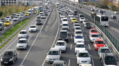 "Тих асфалт" ще намали с 10 децибела шума по пътищата в Истанбул