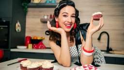 В света на Petty Girl с актрисата Миглена “Бохеми” Везирова: Да бях клише! 