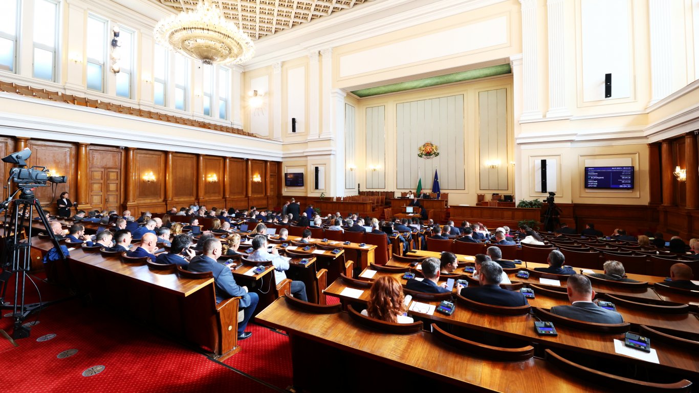 Българският парламент иска Украйна в НАТО и го декларира официално