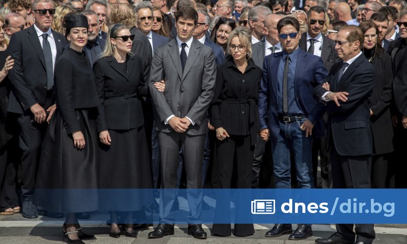 Децата на Силвио Берлускони по време на държавното му погребение ...