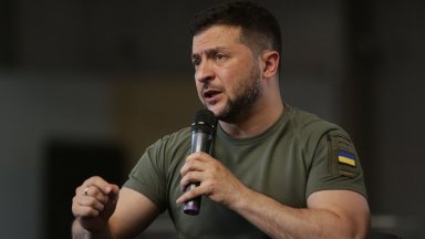 Зеленски уволнява всички началници на военни окръжия