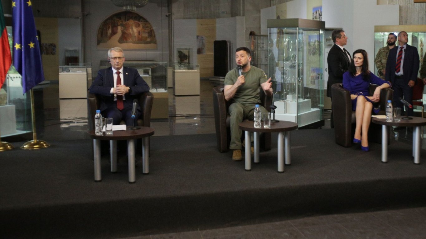 Зеленски на дискусия в НИМ: Намалихме мащаба на войната заради оръжието, което получаваме