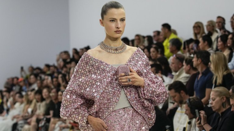 Жената като бижу с плът от скъпоценни камъни: "Fendi" представи новата си колеция 