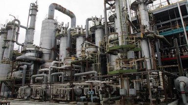 През 1998 г стартира производството на нитробензен който е в