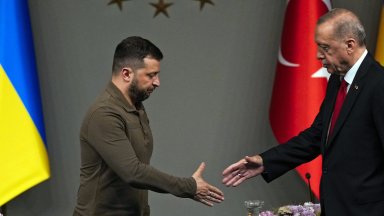 Ердоган говори на съвместна пресконференция с украинския президент Володимир Зеленски