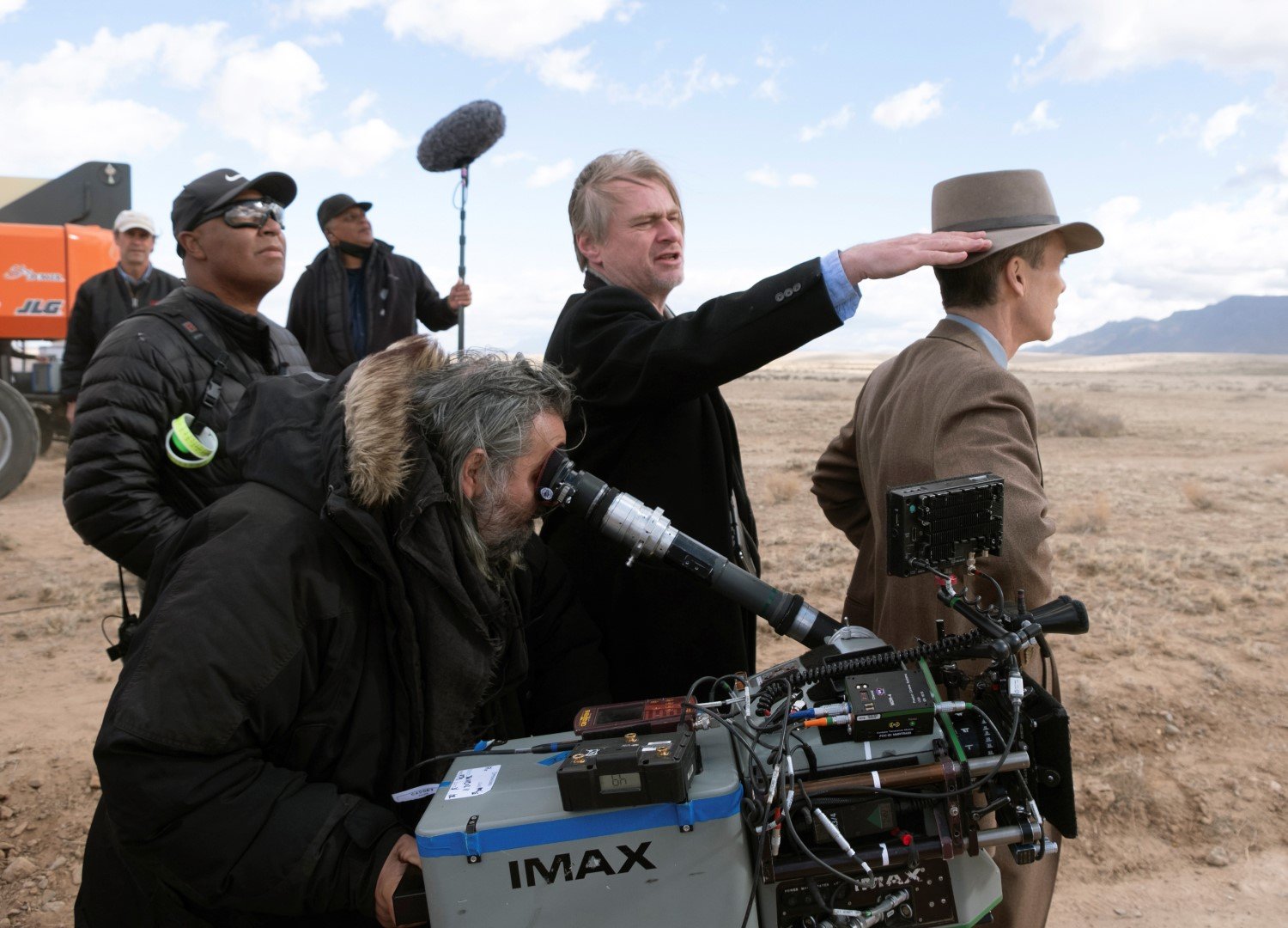 Кристофър Нолан също бил в преговори да режисира новия филм за Джеймс Бонд
