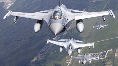 Дания потвърди разрешението си Украйна да използва изтребители Ф-16 срещу Русия