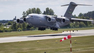 Шестнадесет съюзници от НАТО изпратиха общо около 1000 военнослужещи за