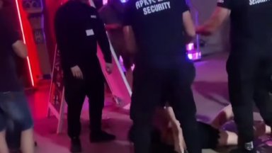 Инцидентът с туристи в заведение в курорта е възникнал около