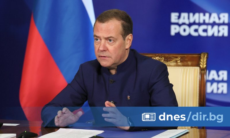 Медведев каза, че Русия ще продължи своята т.нар. специална военна