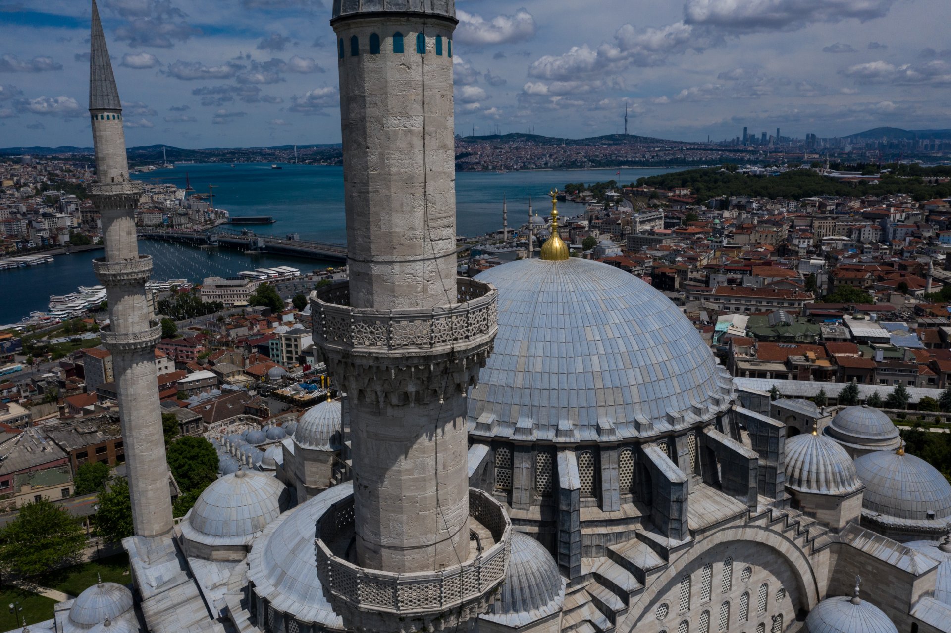 Изглед към джамията Süleymaniye, едно от великите произведения на архитекта Синан