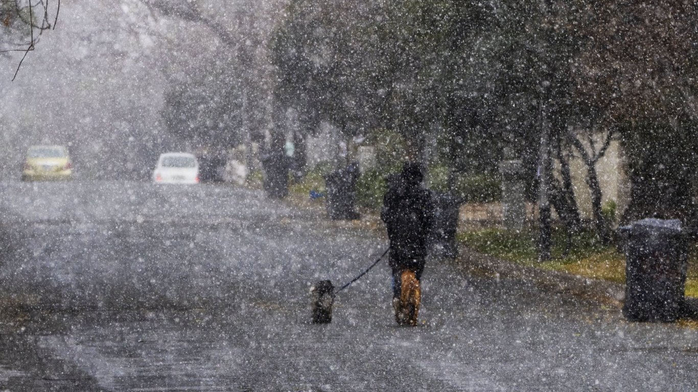Великобритания се готви за рязко застудяване и сняг