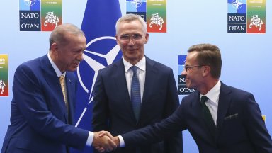 Турция одобри окончателно кандидатурата на Швеция за НАТО
