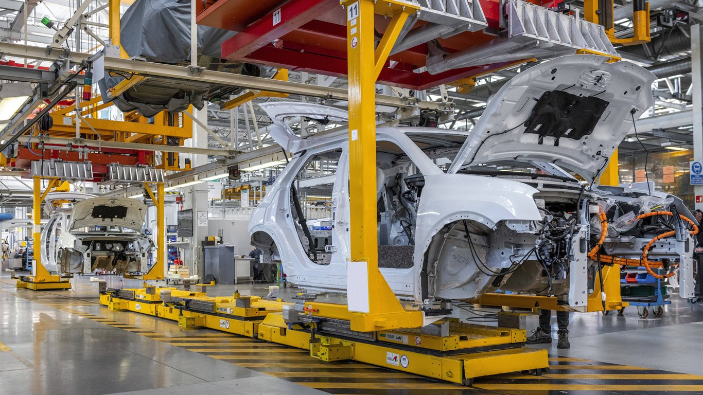 Започна производството на електрическото Renault 5