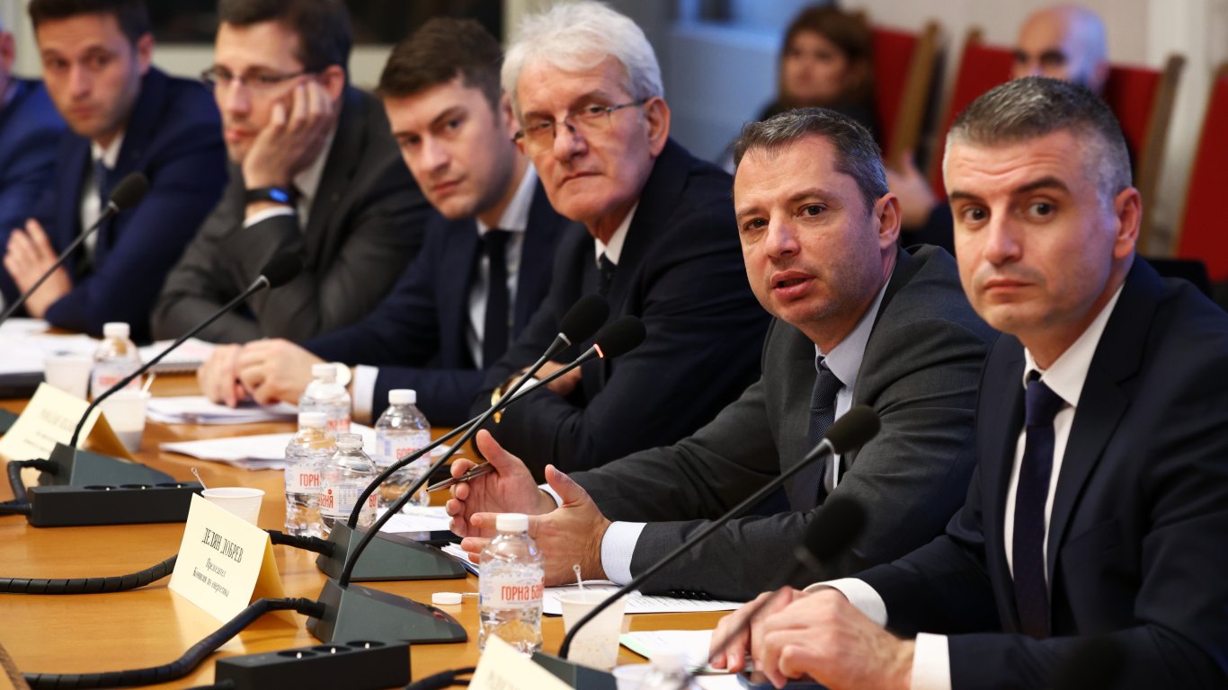 България да е третият партньор в търсенето на газ в Черно море: на ход са депутатите 