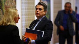 Разход за разход: Асен Василев опази рамката на бюджета