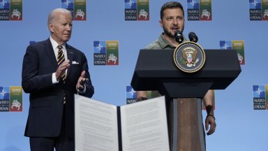 Байдън и Зеленски обсъдиха също и ускореното одобряване за други