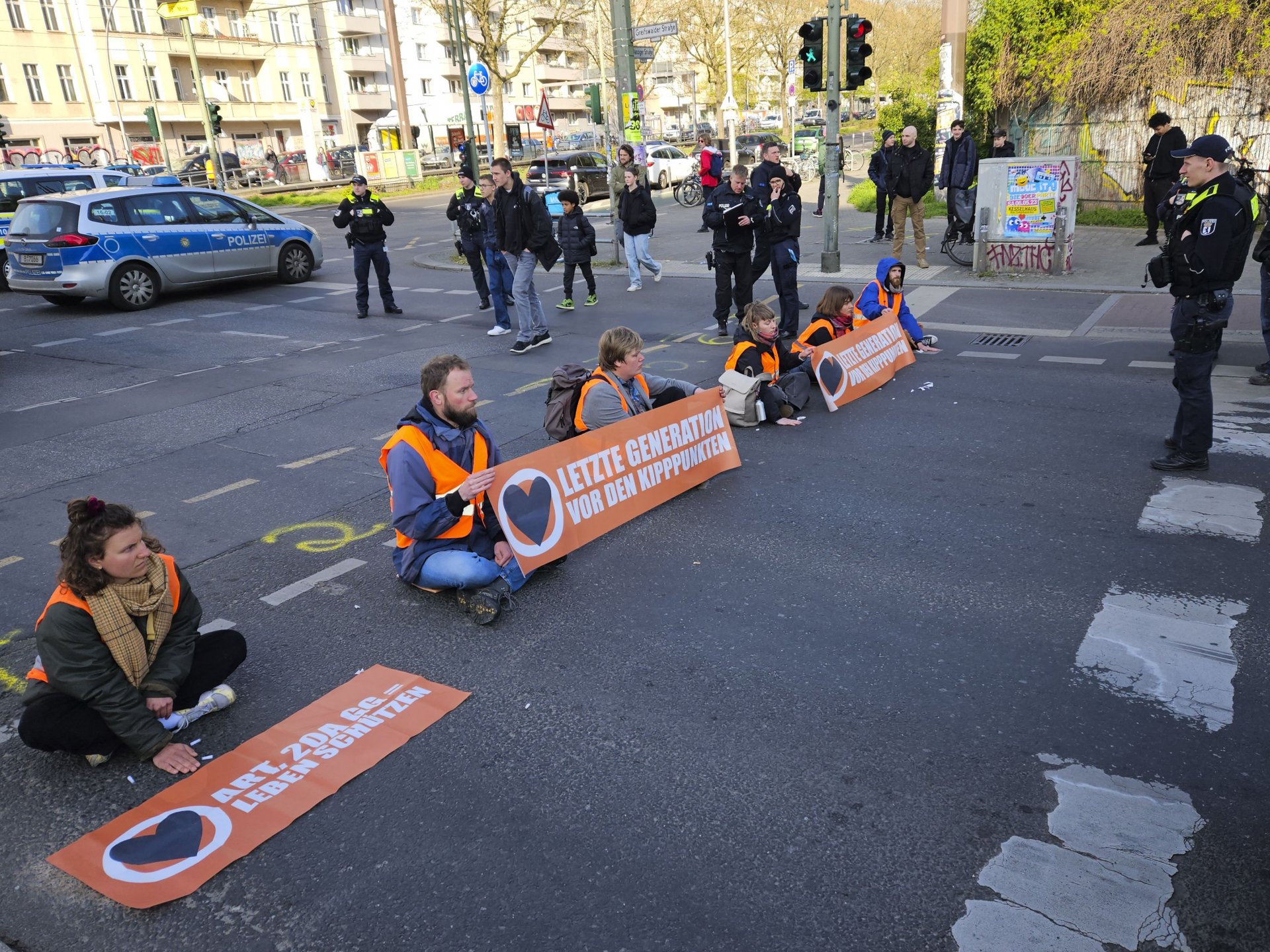 Протест на екоактивисти от движение "Последно поколение" в Берлин на 28 април 2023 г.