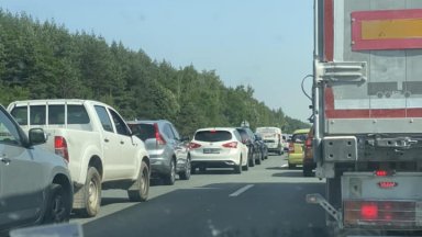 Снимка Facebook Магистрала Тракия Nikolay Tasev Движението се извършва в изпреварващата лента