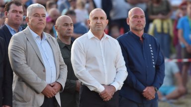 За съжаление точно в такива критични времена българските управляващи нямат