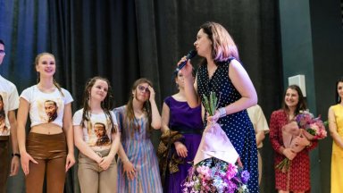 Снимка МОН Hairspray е едно от най вълнуващите събития в артистичния