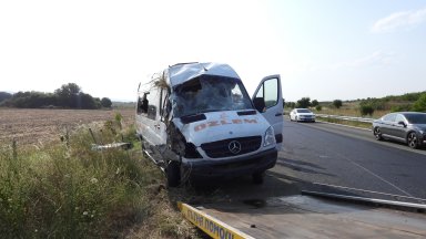 Инцидентът стана около 17 часа в района на 74 ия километър съобщи