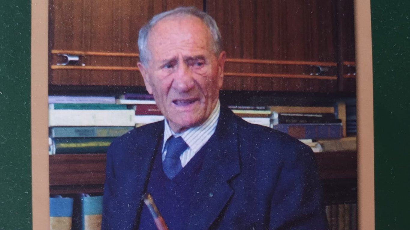 На 103 години си отиде политикът Ценко Барев