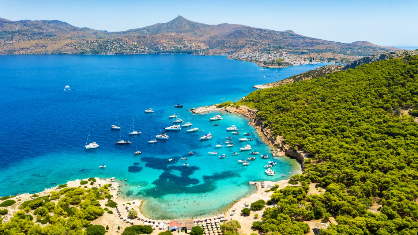 Гърция с  рекордни приходи от туризъм: 17,91 милиарда евро само за девет месеца