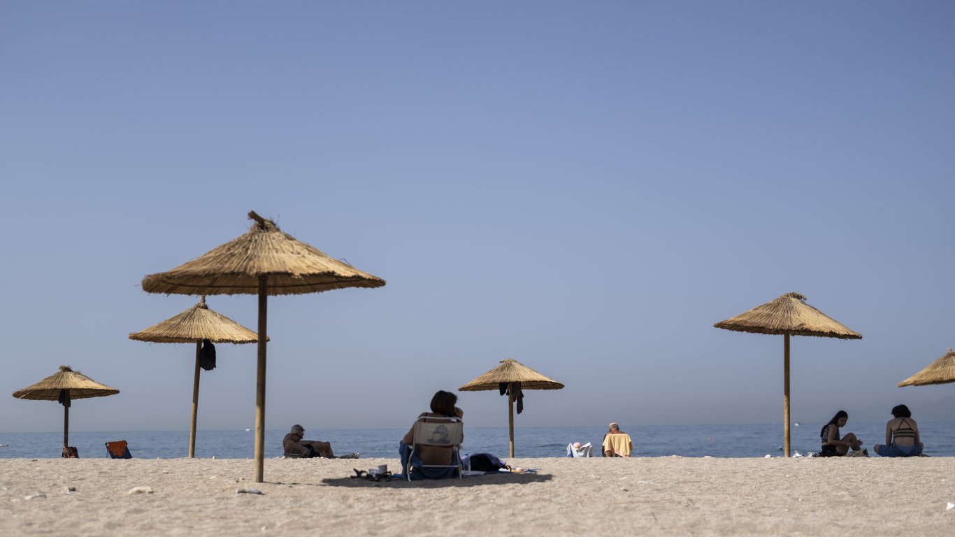 Как българският туризъм може да спечели от горещините в Европа?