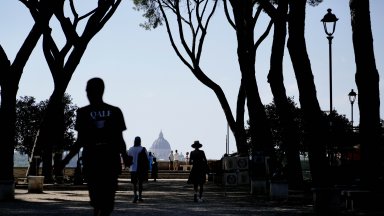 Вчера италианските власти обявиха най високия червен код за опасно топло