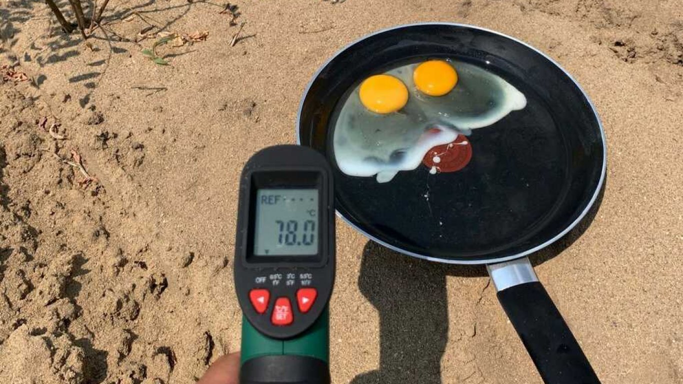 Румънец изпържи яйца на пясък и слънце, отчете 78 градуса