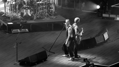 Depeche Mode представят видеото към сингъла си "My Favourite Stranger" 