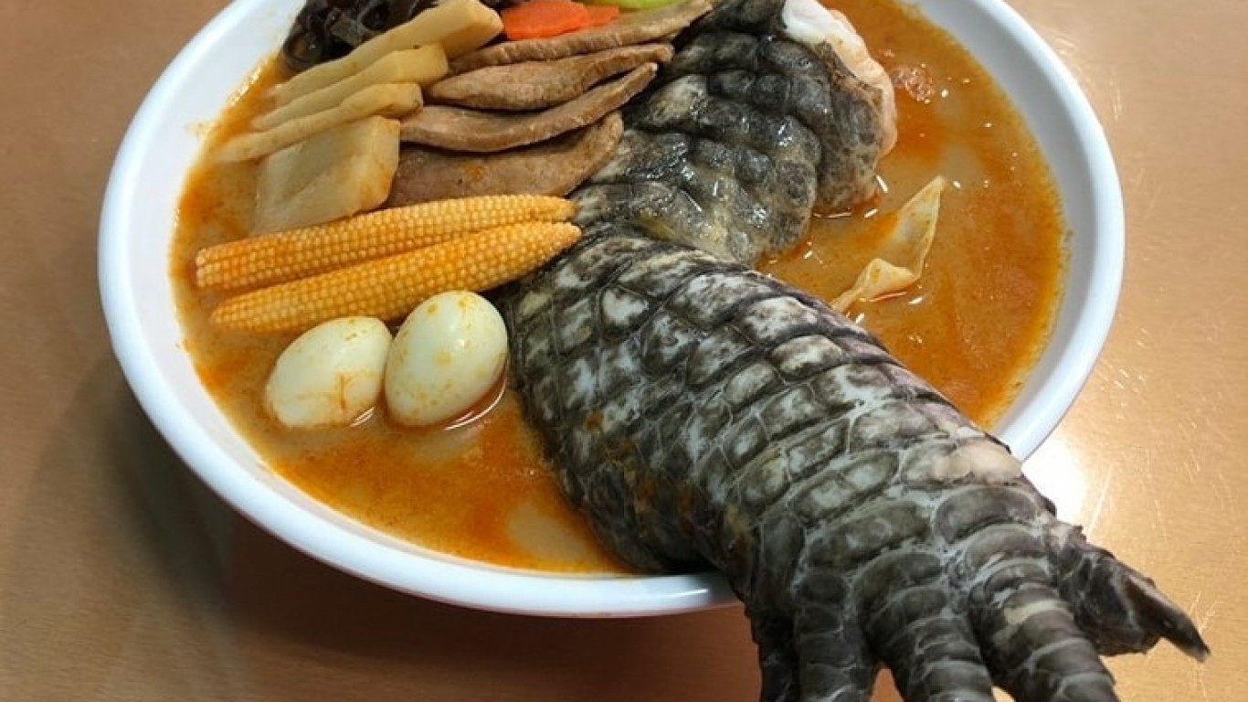 Ще дръзнете ли да опитате - супа с крокодилски крак е новият кулинарен хит (видео)