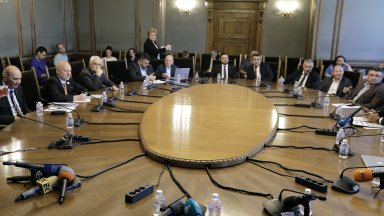 Предложението е за предоставяне на бронирана транспортна техника с наличното