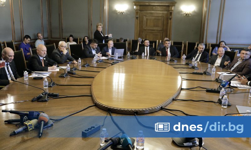 Предложението е за предоставяне на бронирана транспортна техника с наличното