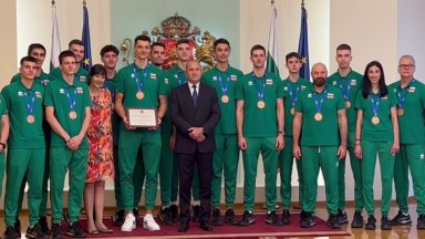 Президентът прие и награди третите в света волейболисти