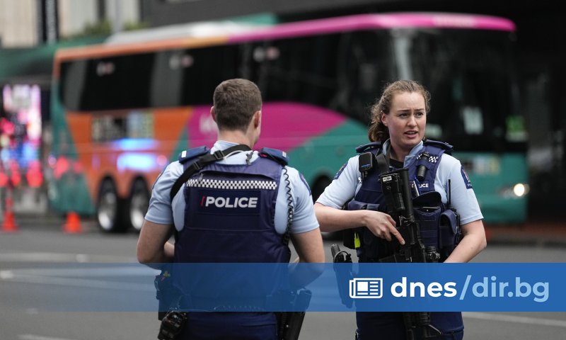 Полицията съобщи, че нападателят е мъртъв и че рискът е