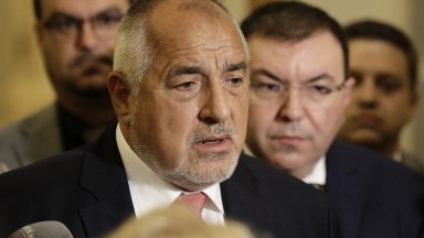 Проектът на Конституция трябва да бъде направен и конституционното мнозинство